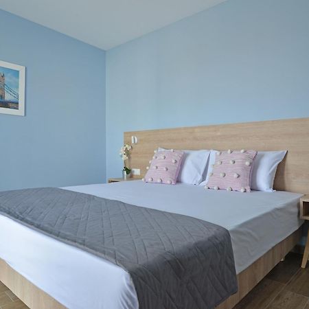 Niel Holiday Apartments, Panel Hospitality Homes & Villas เลปโตการายา ภายนอก รูปภาพ